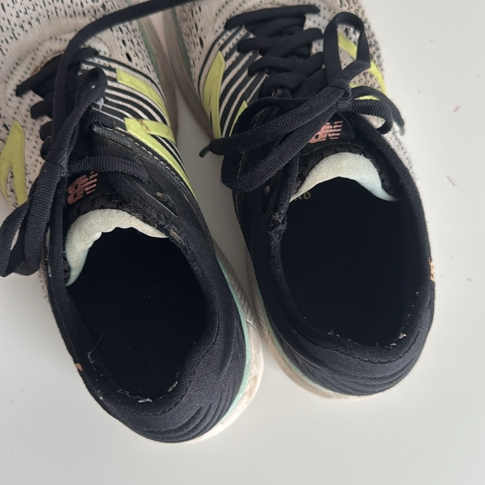 New Balance 860 Running Shoes Size 8 worn but still have some miles left in them - Picture 6 of 6